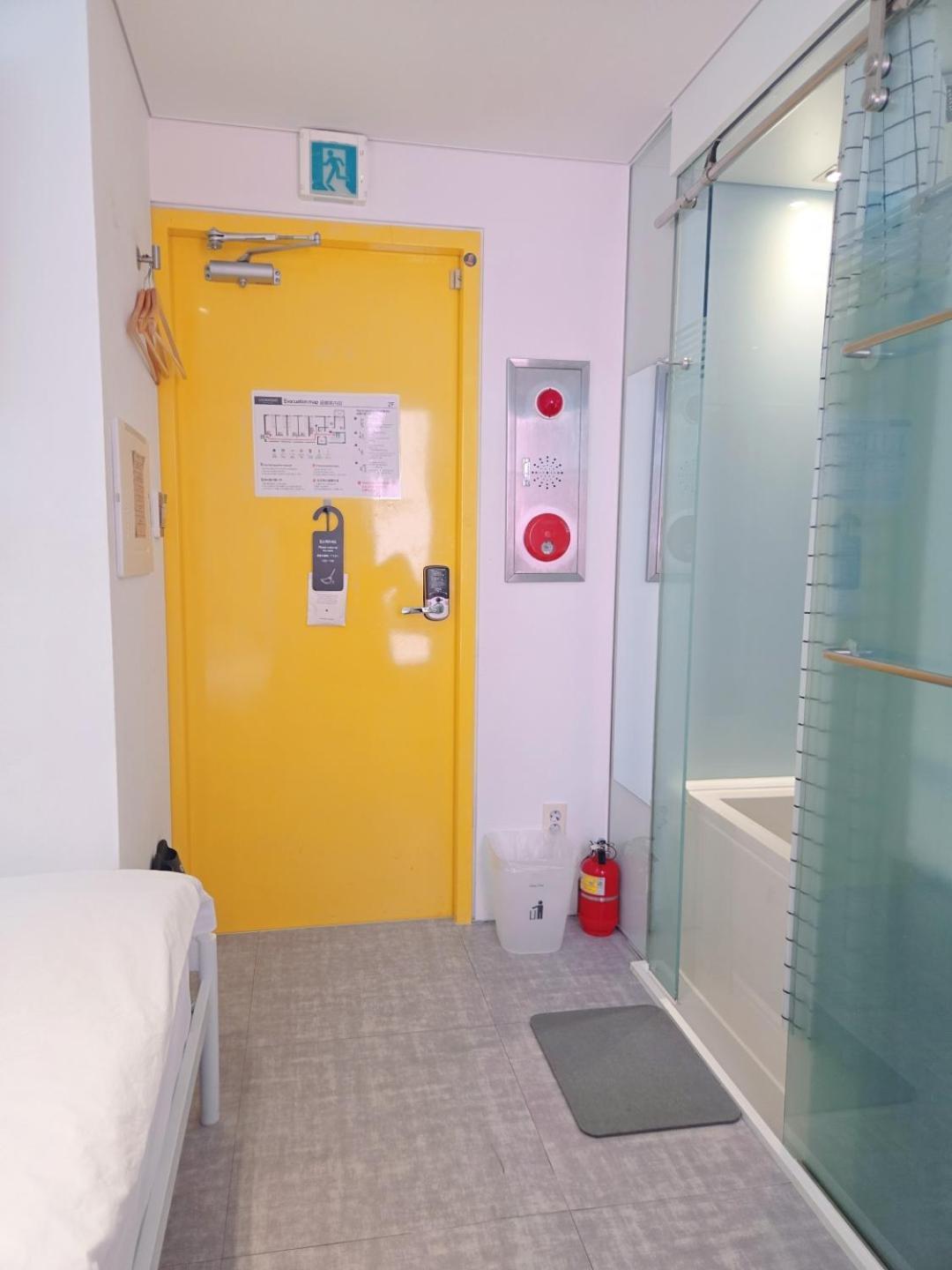 Look Home Guesthouse Сеул Экстерьер фото