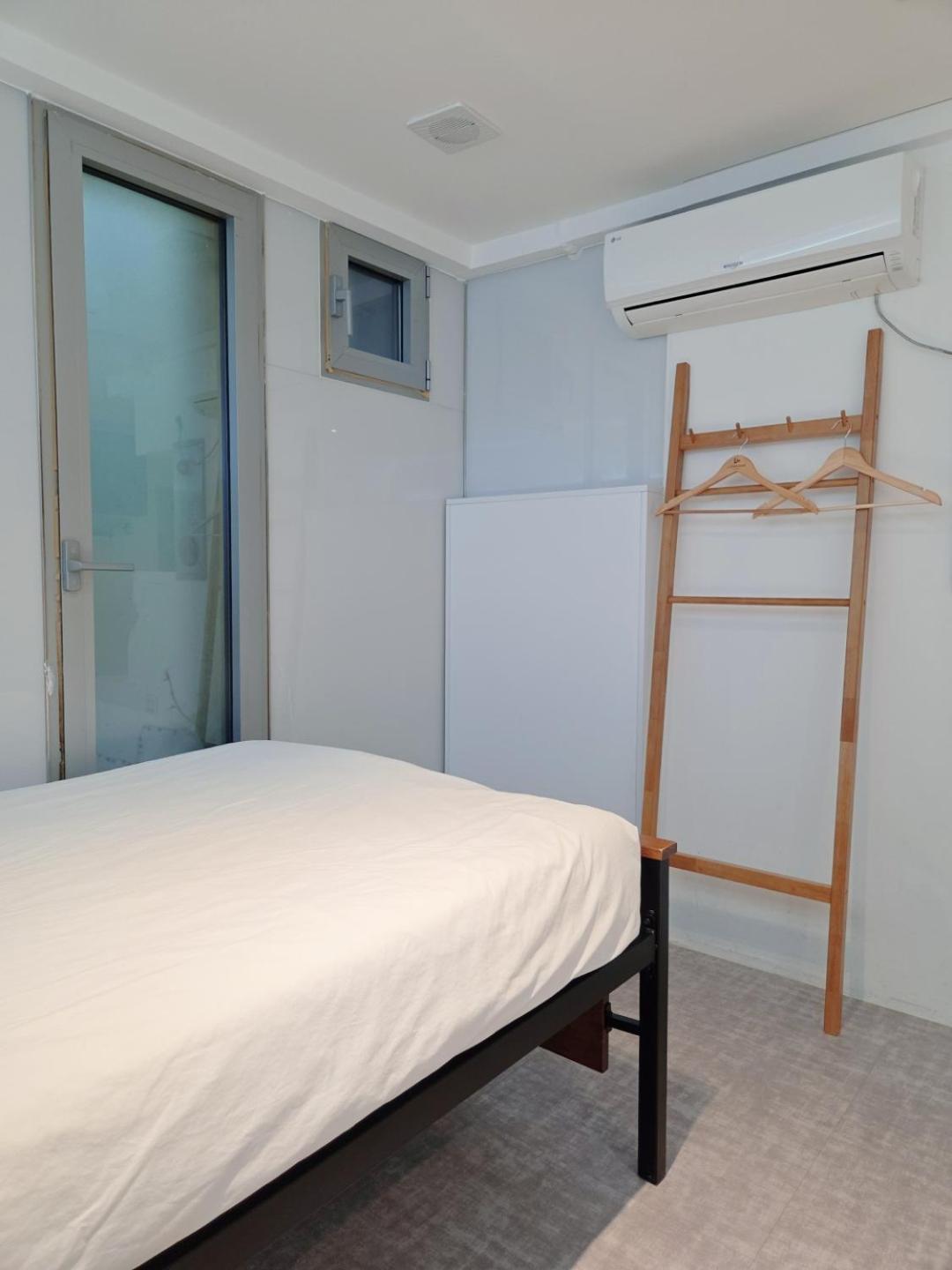 Look Home Guesthouse Сеул Экстерьер фото